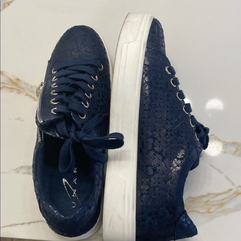 Women’s Navy Lace-Up Platform Sneakers